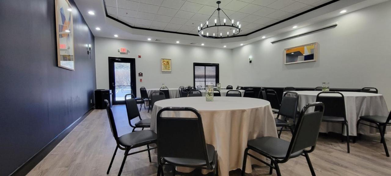 Holiday Inn Express Hotel & Suites Newton Sparta By Ihg Екстериор снимка
