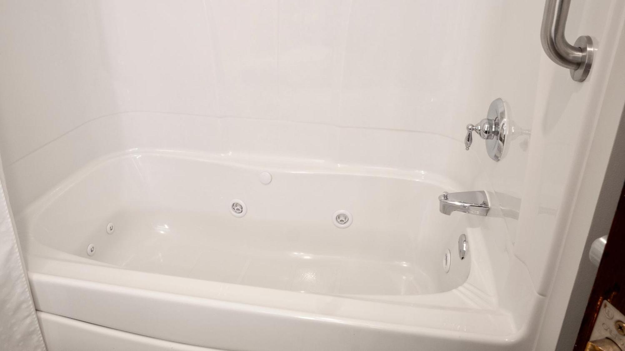 Holiday Inn Express Hotel & Suites Newton Sparta By Ihg Екстериор снимка
