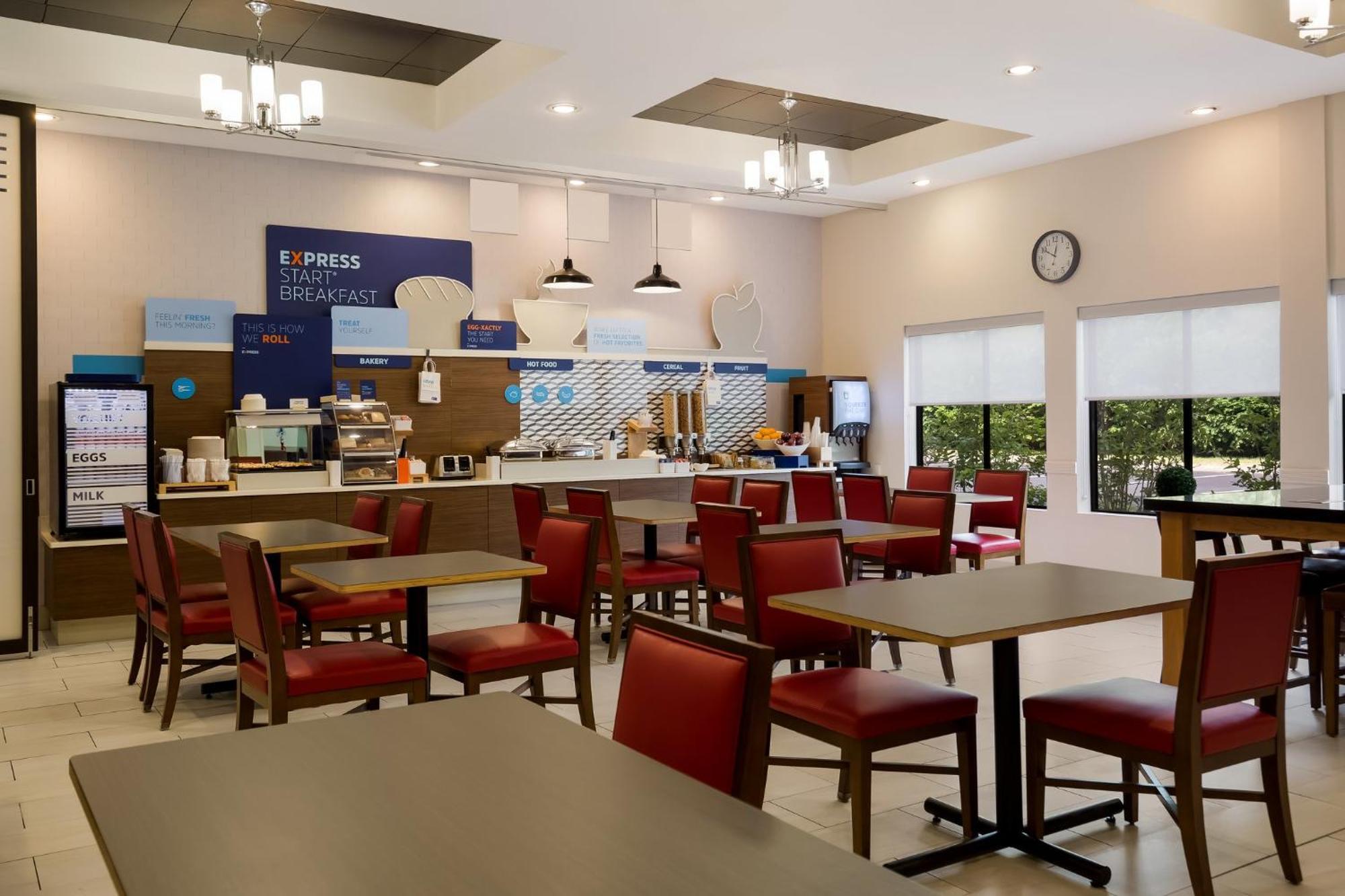 Holiday Inn Express Hotel & Suites Newton Sparta By Ihg Екстериор снимка