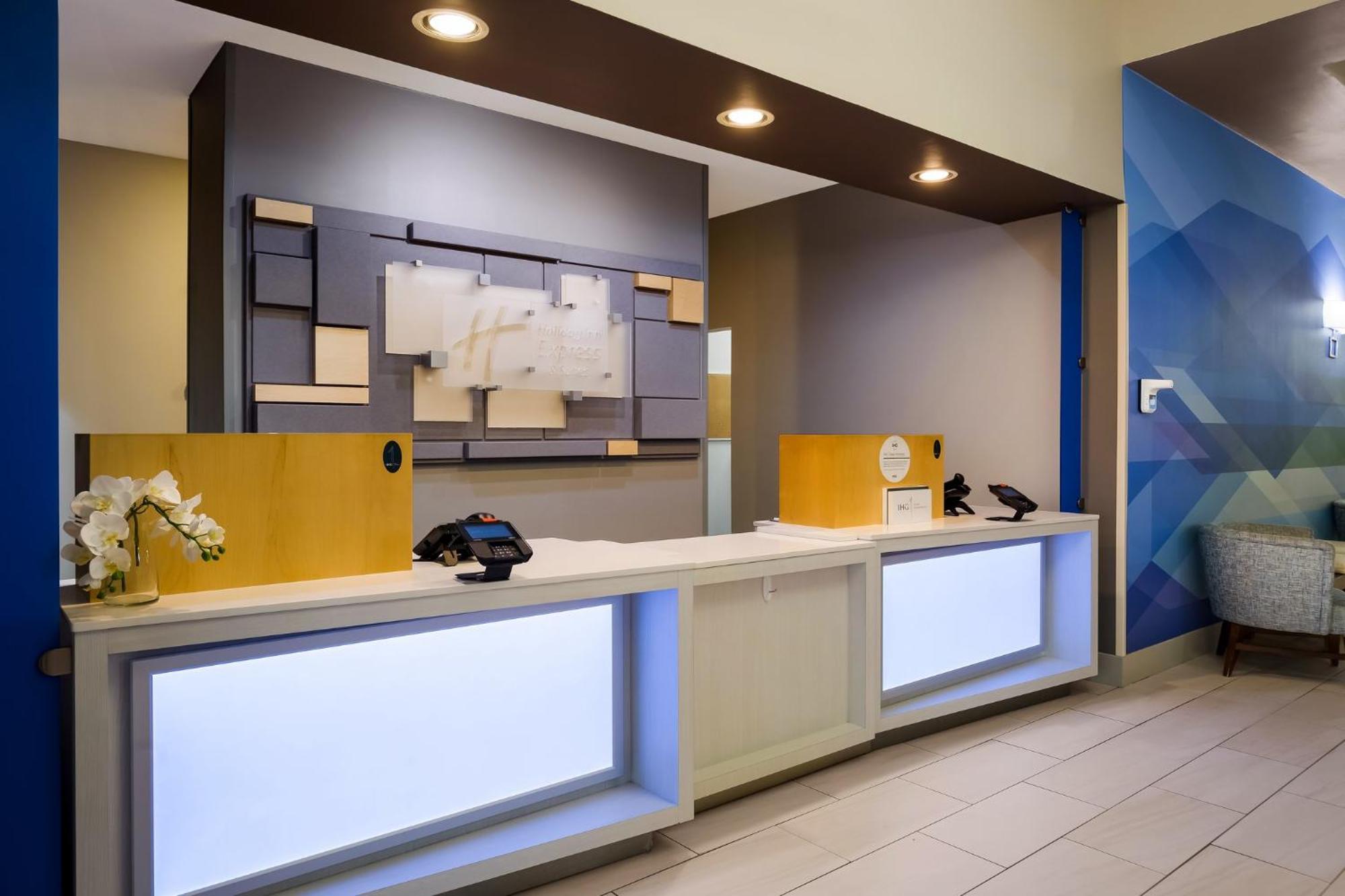 Holiday Inn Express Hotel & Suites Newton Sparta By Ihg Екстериор снимка