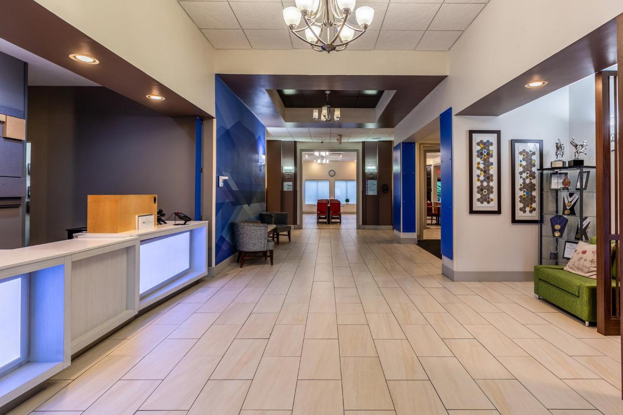Holiday Inn Express Hotel & Suites Newton Sparta By Ihg Екстериор снимка