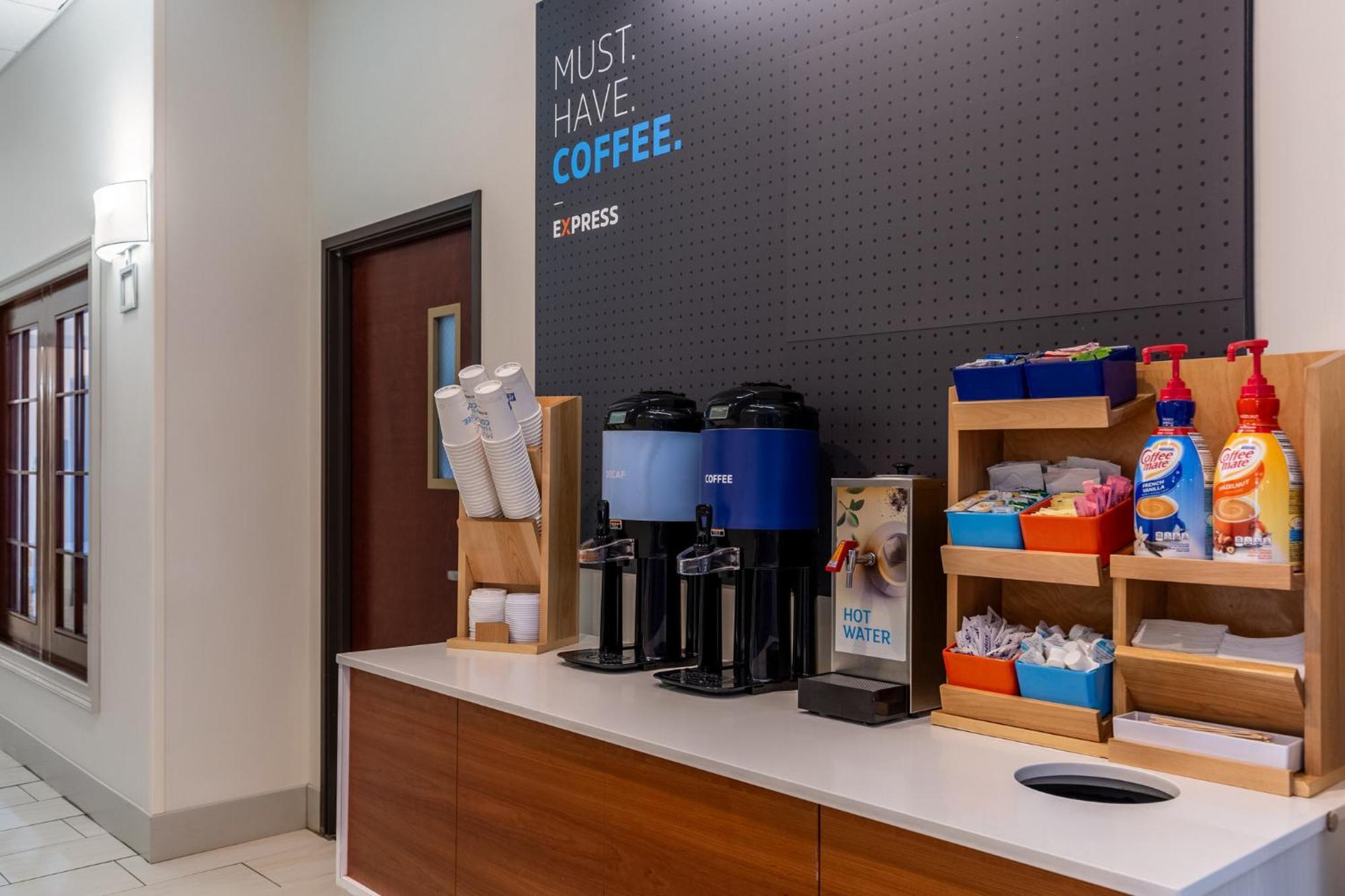 Holiday Inn Express Hotel & Suites Newton Sparta By Ihg Екстериор снимка