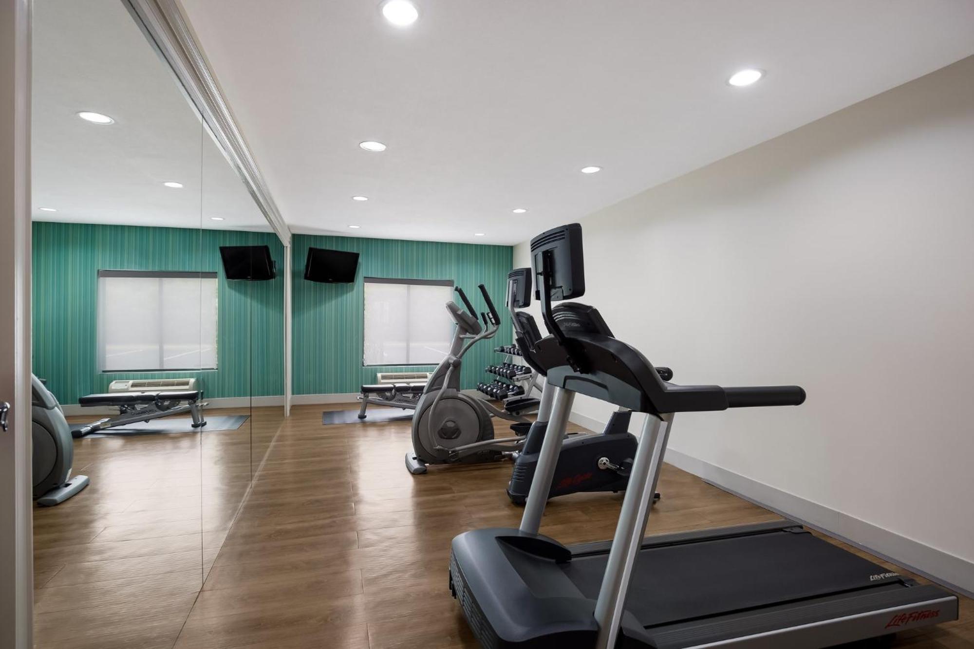 Holiday Inn Express Hotel & Suites Newton Sparta By Ihg Екстериор снимка