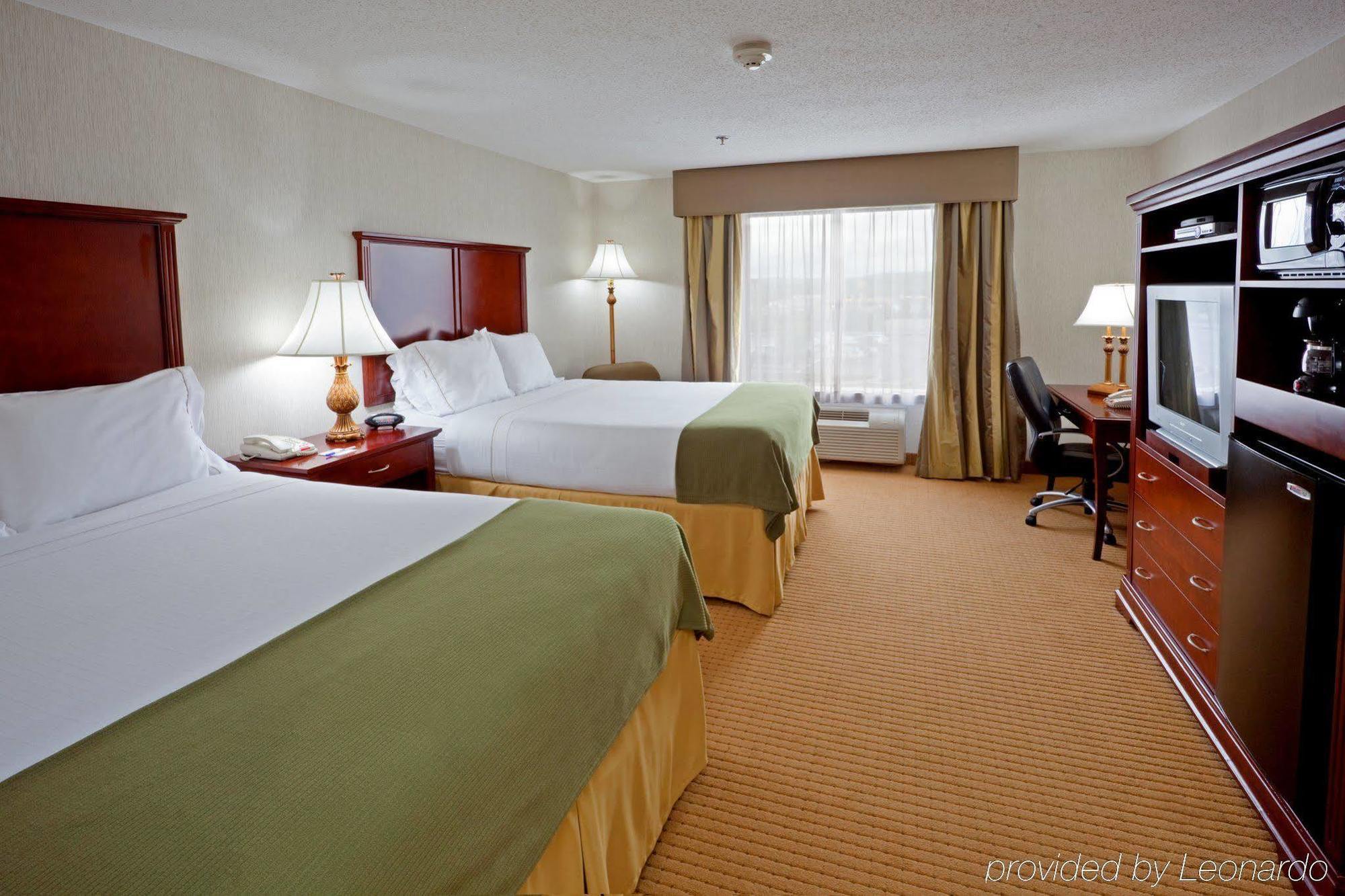 Holiday Inn Express Hotel & Suites Newton Sparta, An Ihg Hotel Стая снимка